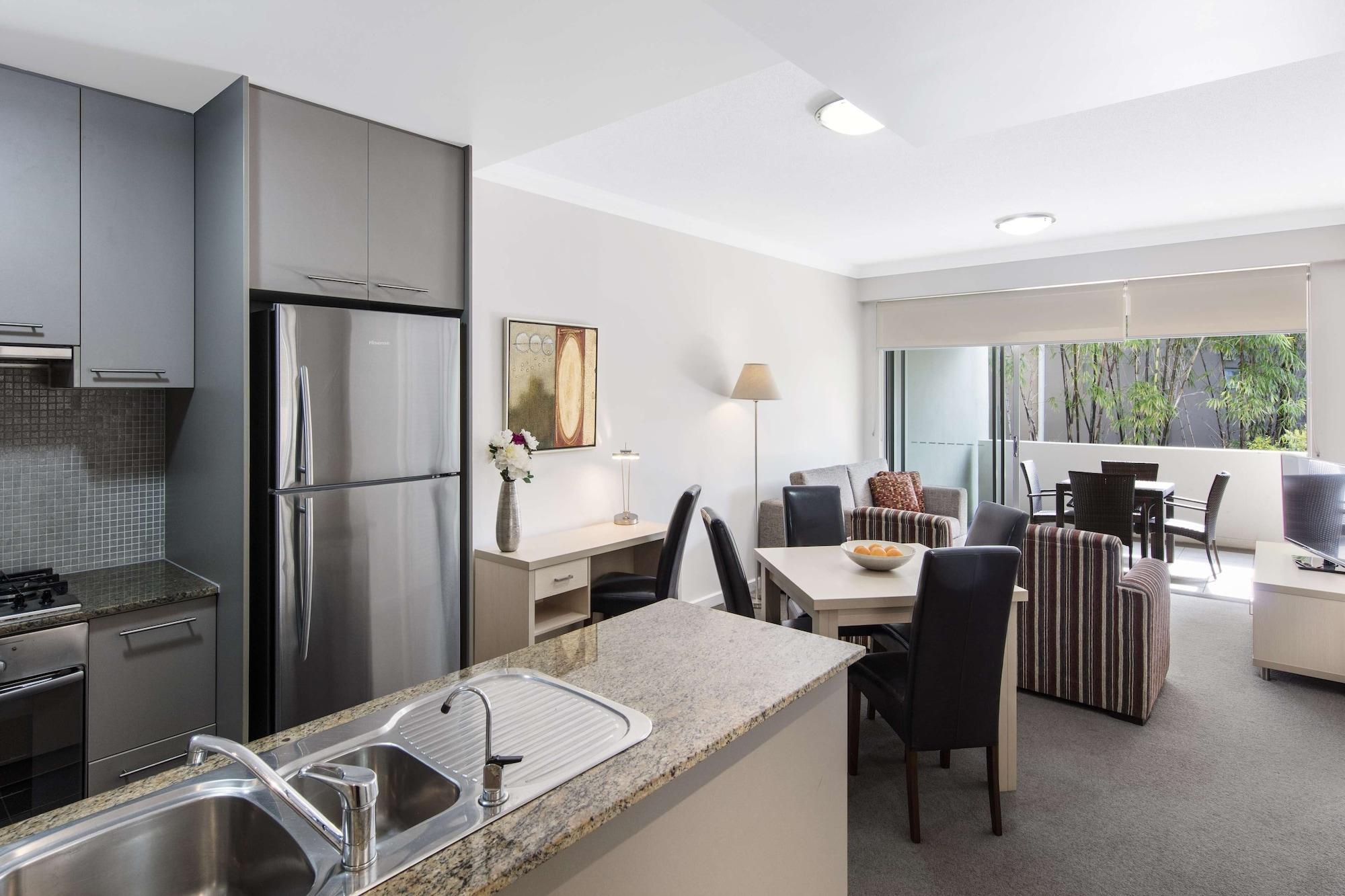 Oaks Brisbane Mews Suites Exteriör bild